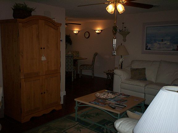 4th image of 1080 Cedar Ave