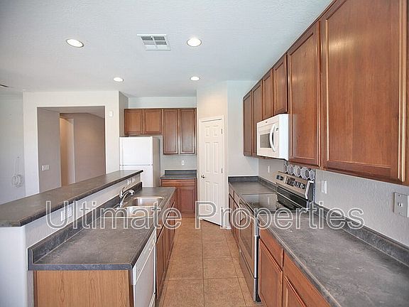 5th image of 4715 S 99th Dr