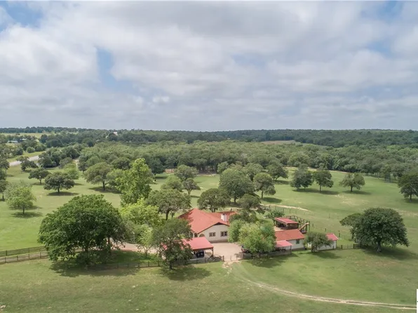23126 State Highway 80 N, Gonzales, TX 78629