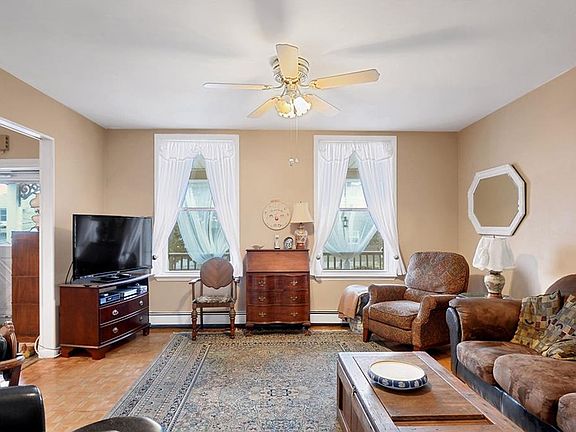3rd image of 32 Beacon St