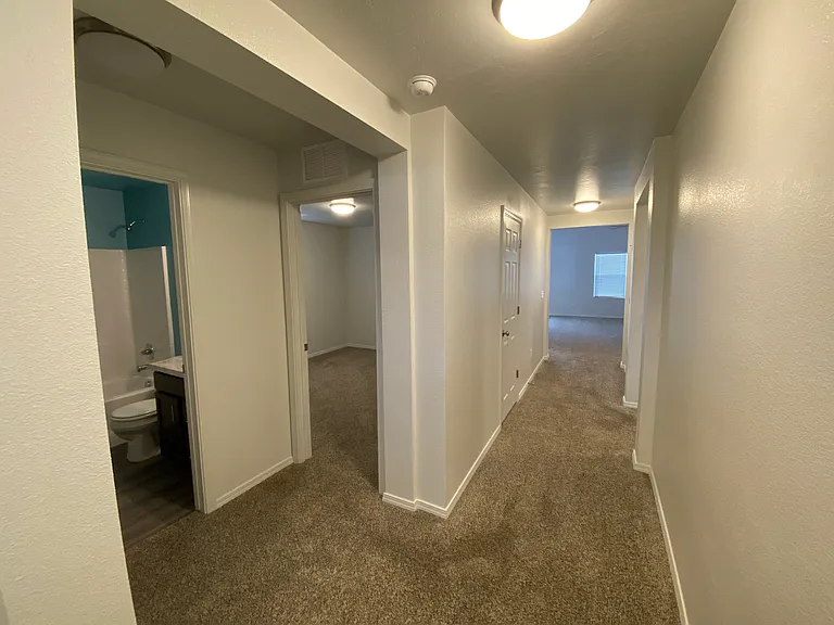 840 SW Lago St — Photo 6