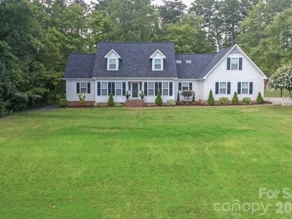 191 Briarwood Dr, Rutherfordton, NC 28139