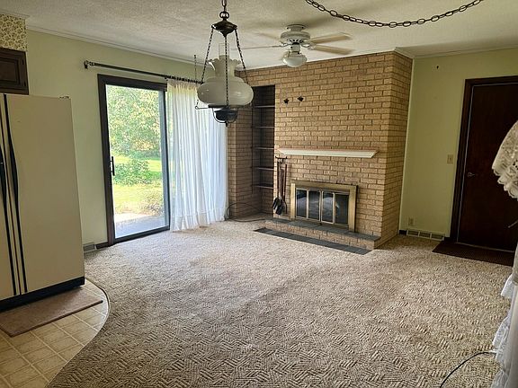 3rd image of 1641 Willow Way