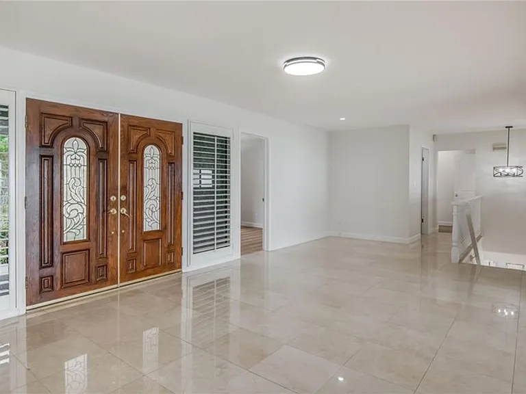 7183 Avenida Altisima — Photo 3