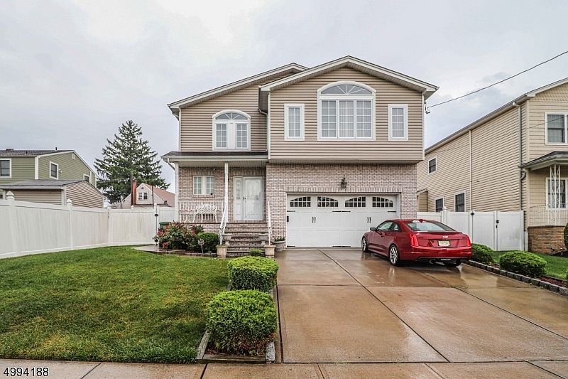 1st image of 115 Berwood Dr