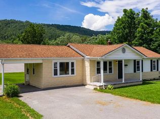 707 E Beech St, La Follette, TN 37766