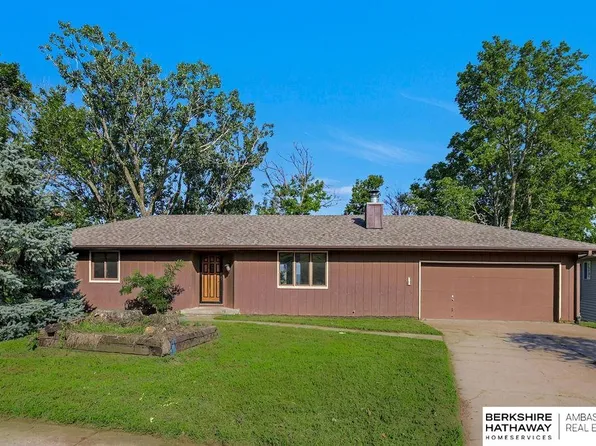 1805 Farrell Dr, Bellevue, NE 68005