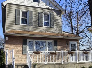 87 Chingarora Ave, Keyport, NJ 07735