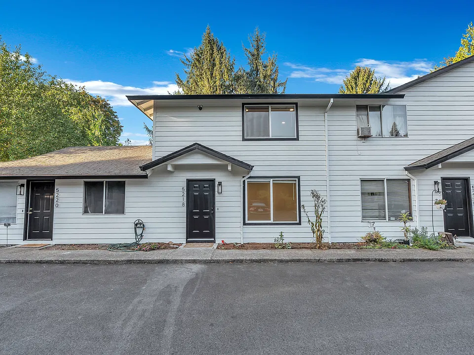 5210-5232 SE Rinearson Rd #5218