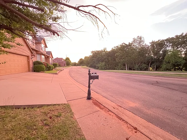 16721 Farmington Way — Photo 7