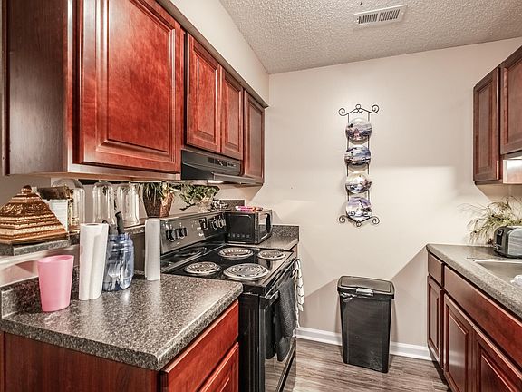 2nd image of 2613 Whitaker Dr #1f77b8eed