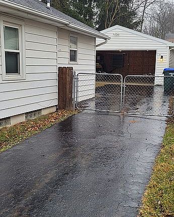 3rd image of 843 Arcadia Ave