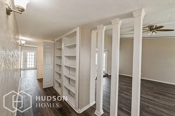 8609 Kensington Dr — Photo 15