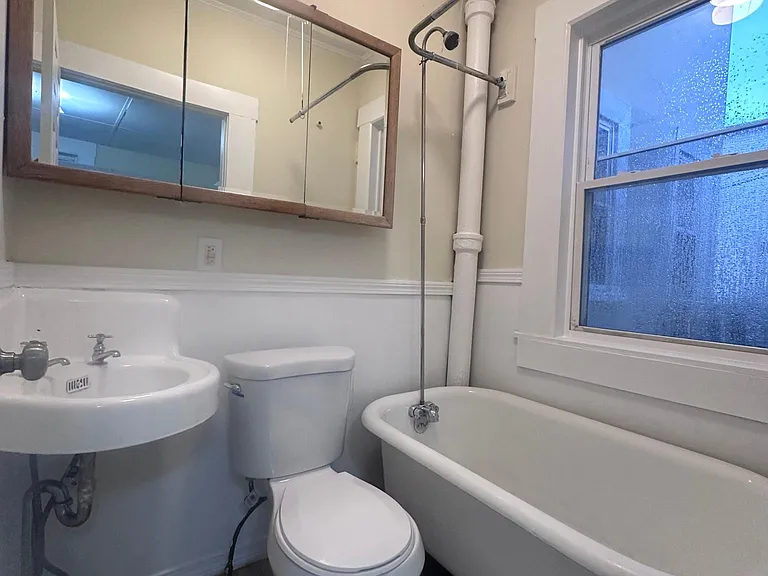 129 Orange St #1R — Photo 9