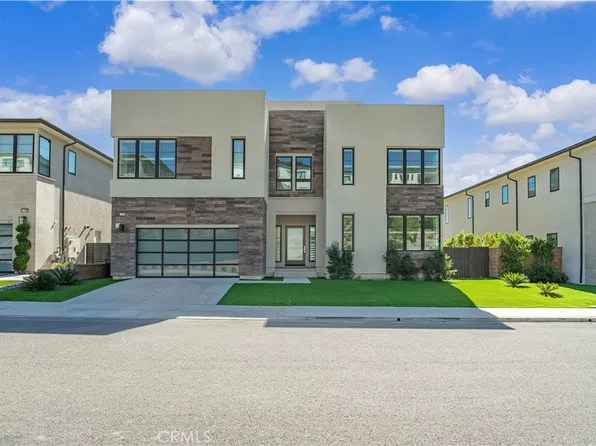11740 N Hillsborough Ln, Northridge, CA 91326