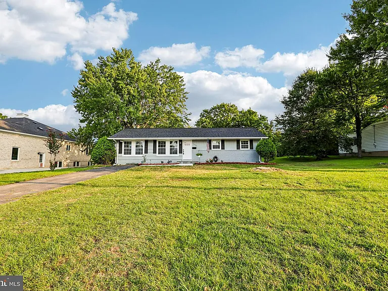 7200 Vellex Ln — Photo 2