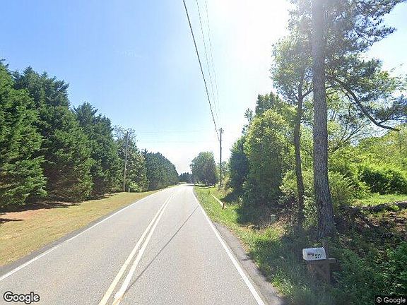 Exterior Neighborhood (street photo)