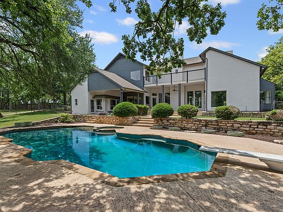 5th image of 2109 Greta Ln