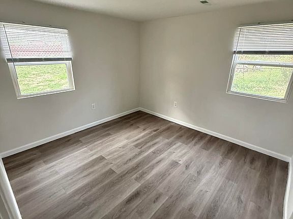 5th image of 1767 Vancouver Dr