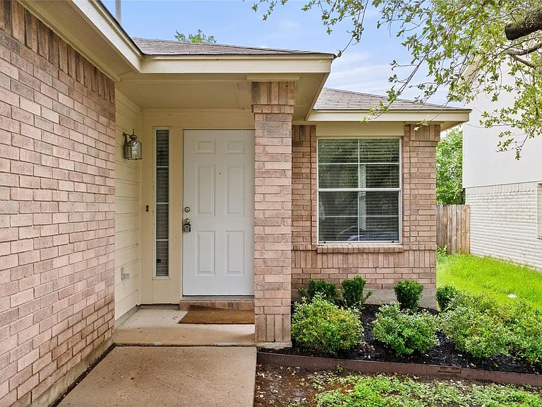 437 Sweet Leaf Ln — Photo 2