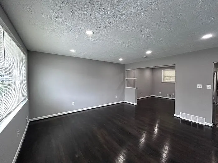 99 Walnut Ave — Photo 9