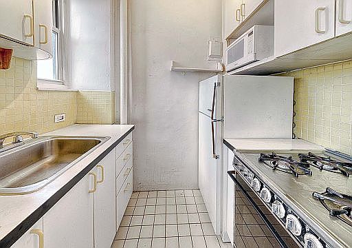 4th image of 504 Cathedral Pkwy #12D