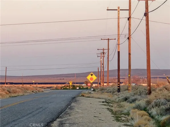 2 Backus Rd #2, Mojave, CA 93501