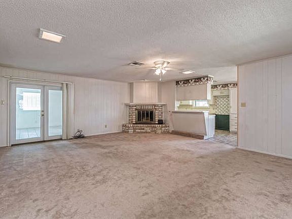 5th image of 736 Clarence Dr