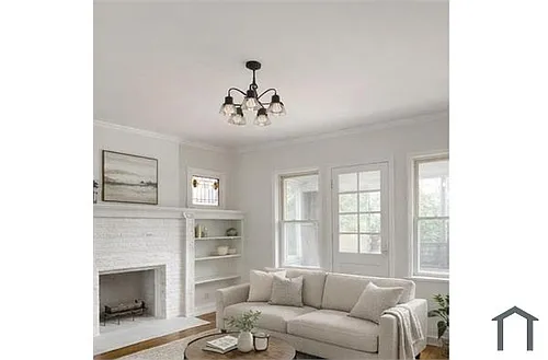11205 S King Dr Photo 1