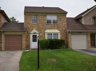1256 Robin Dr, Carol Stream, IL 60188