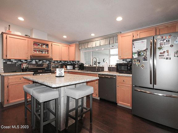 2nd image of 172 Woodsmill Blvd #74