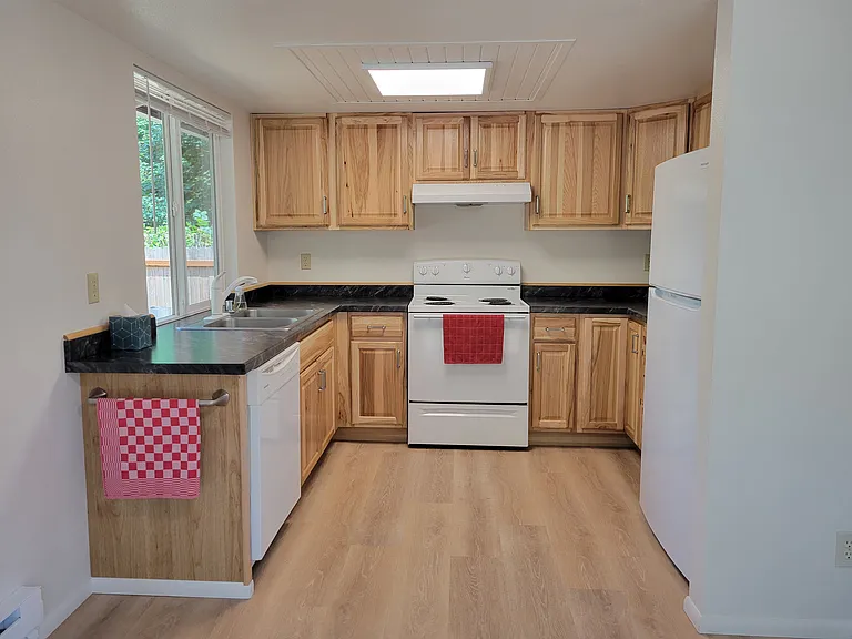 5209 Beach Dr #A — Photo 4