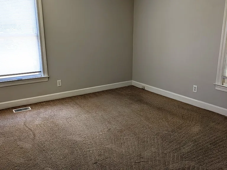 1601 Dartmore Dr N — Photo 7