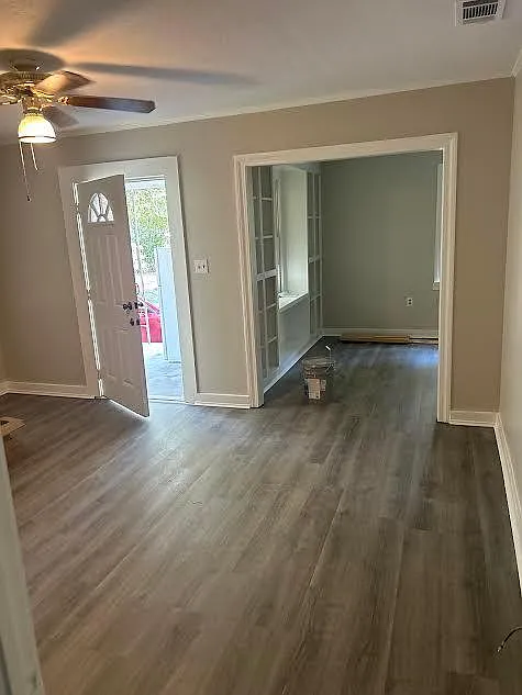 3 bed, 1000 sqft, $1,100 — Photo 2
