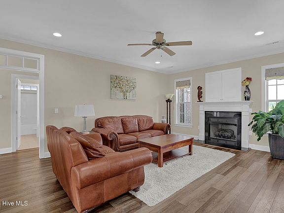 4th image of 341 Highlands Drive