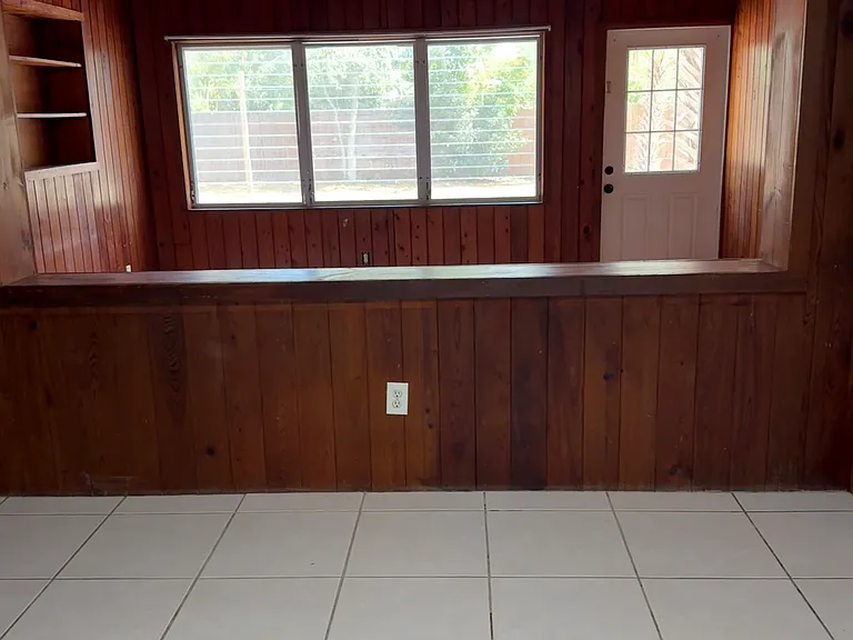 1601 Turner St — Photo 9