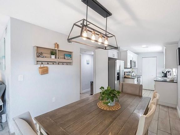 5th image of 9169 Robin Rd