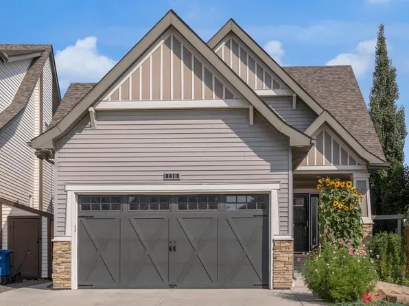 138 Reunion Lndg W, Airdrie, AB T4B 3W4