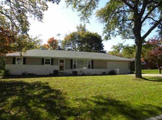 1832 Southern Vw, South Bend, IN 46614