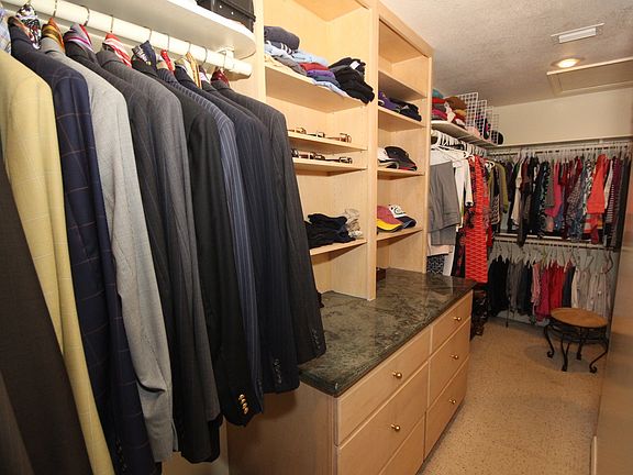 Walk-in Closet