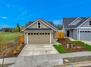 880 Laurel Pl, Silverton, OR 97381