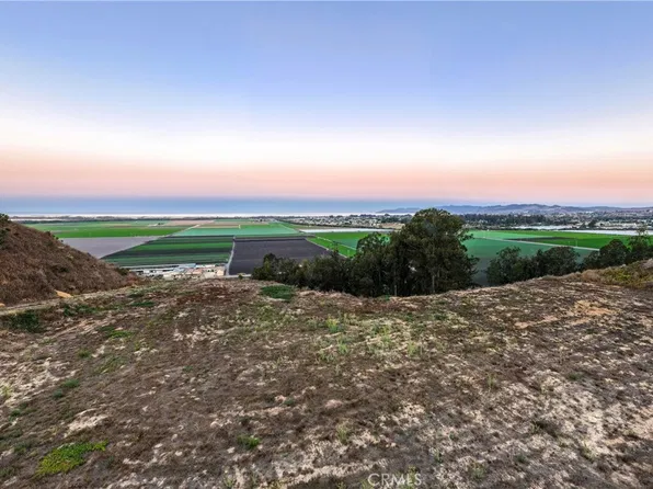 4 Castle Bluff Rd, Arroyo Grande, CA 93420