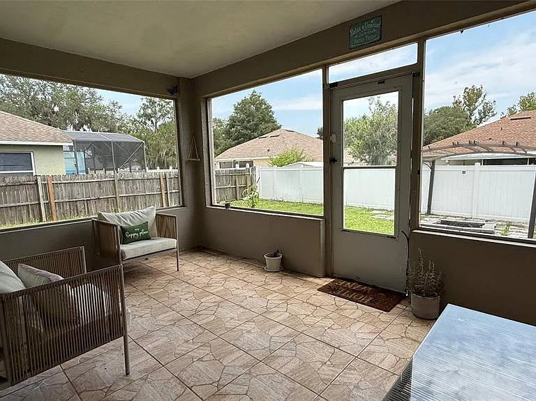 1381 Fallwood Dr — Photo 31
