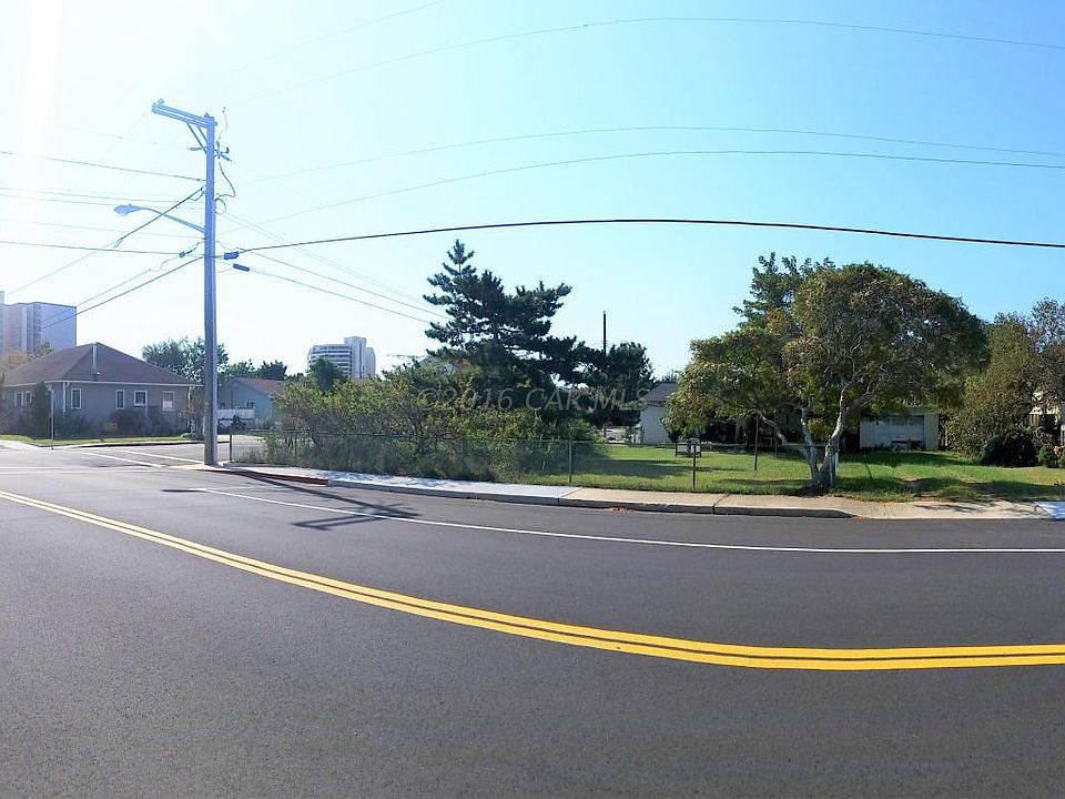 1st image of W Biscayne Dr