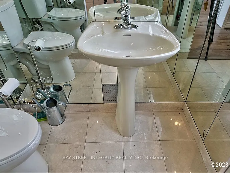 27 Heathview Ave #LOWER — Photo 4
