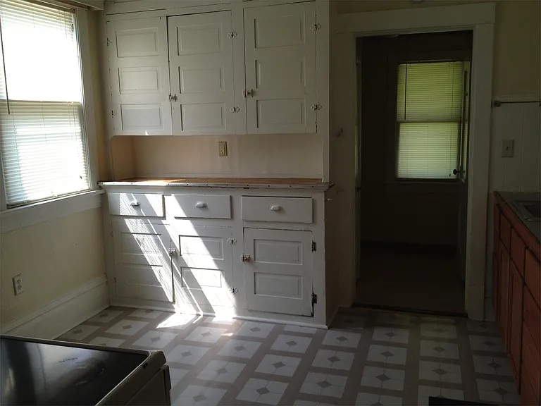 518 Locust St — Photo 5