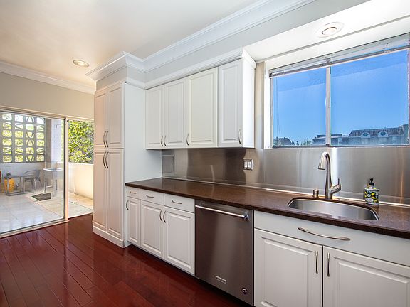 3rd image of 531 N Rossmore Ave #302A