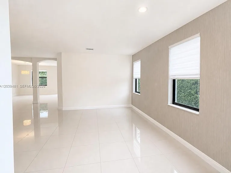 8605 NW 102nd Ct — Photo 7