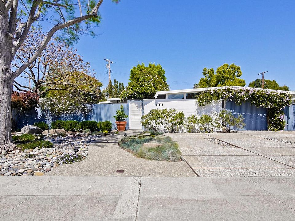 1st image of 15 Roosevelt Cir