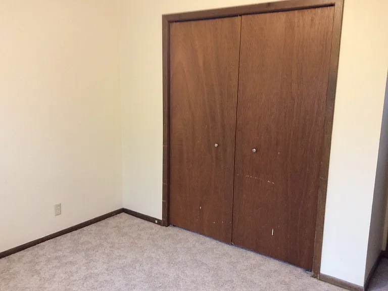 1460 Meadow Ln — Photo 7